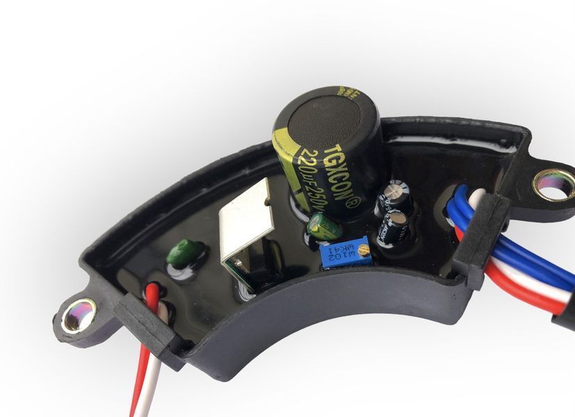 Регулятор напруги АВР PREMIUM AVR (шоколадка) півмісяць для генератора 2кВт-3.5кВт 220мкф 250V 6127 фото